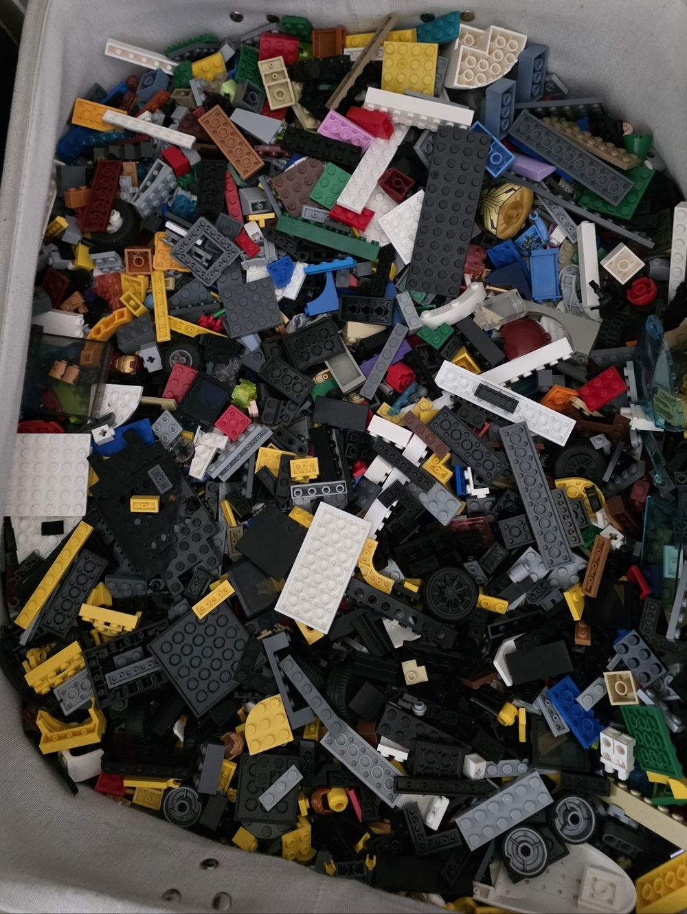 LEGO Bulk Lot of 2 Pounds Bricks Parts and Pieces Grab Bag